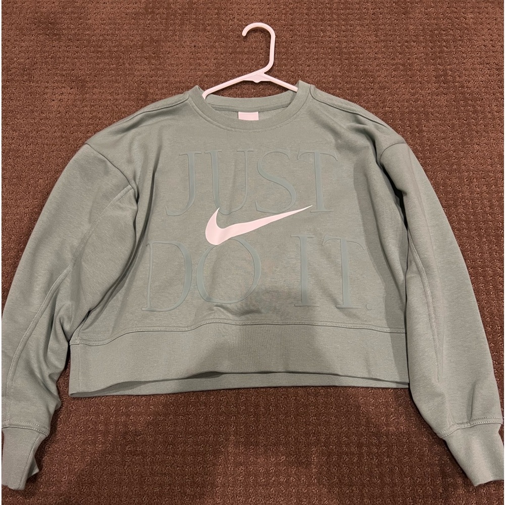 Nike Womens Cropped Crewneck. Size XS.